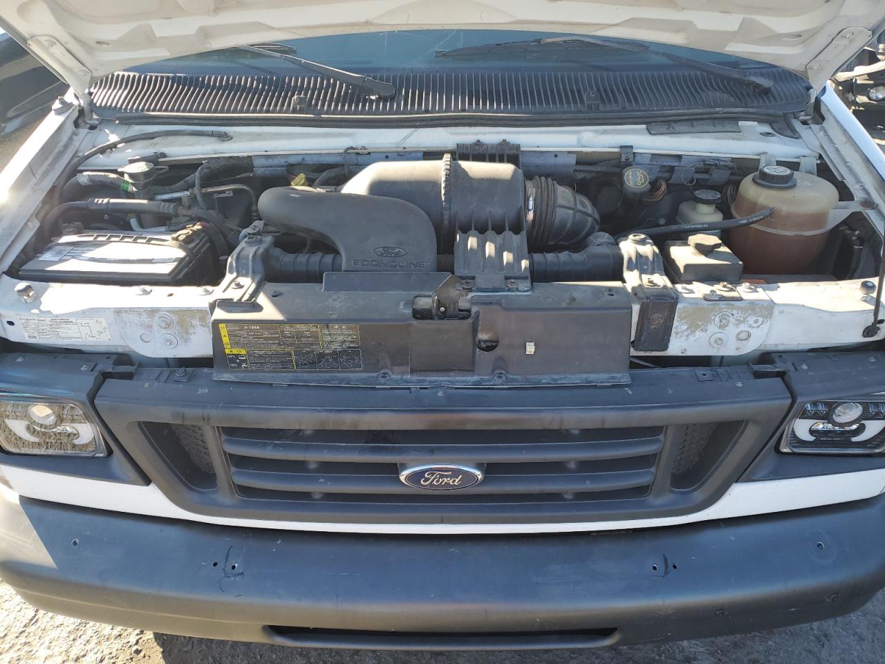 2003 Ford Econoline - Image 12