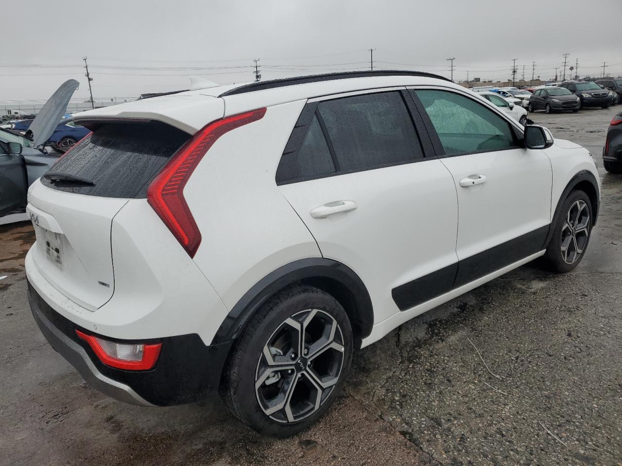 2024 Kia Niro - Image 3