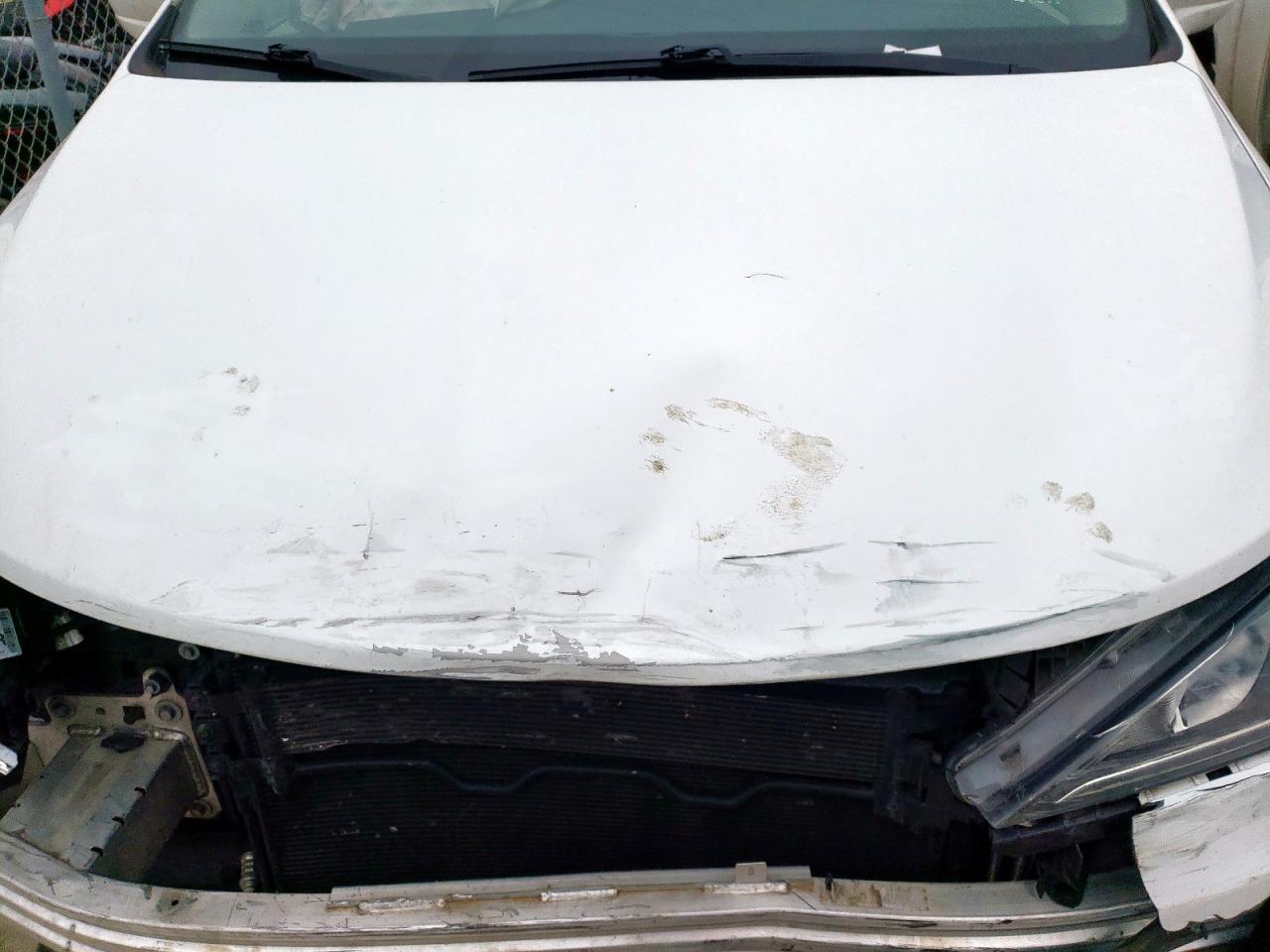 2017 Chrysler Pacifica - Image 12