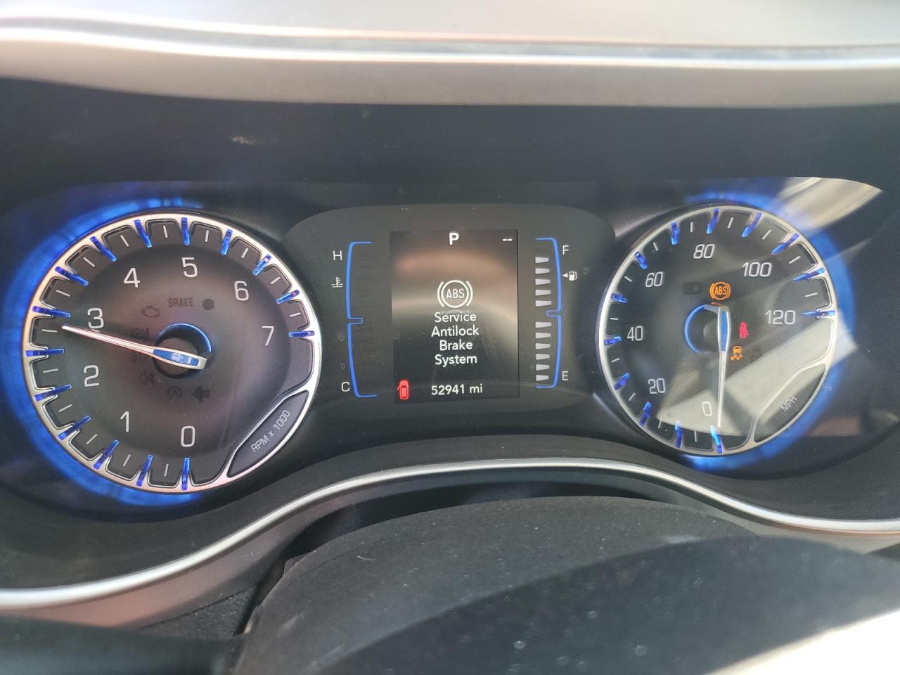 2020 Chrysler Pacifica - Image 9