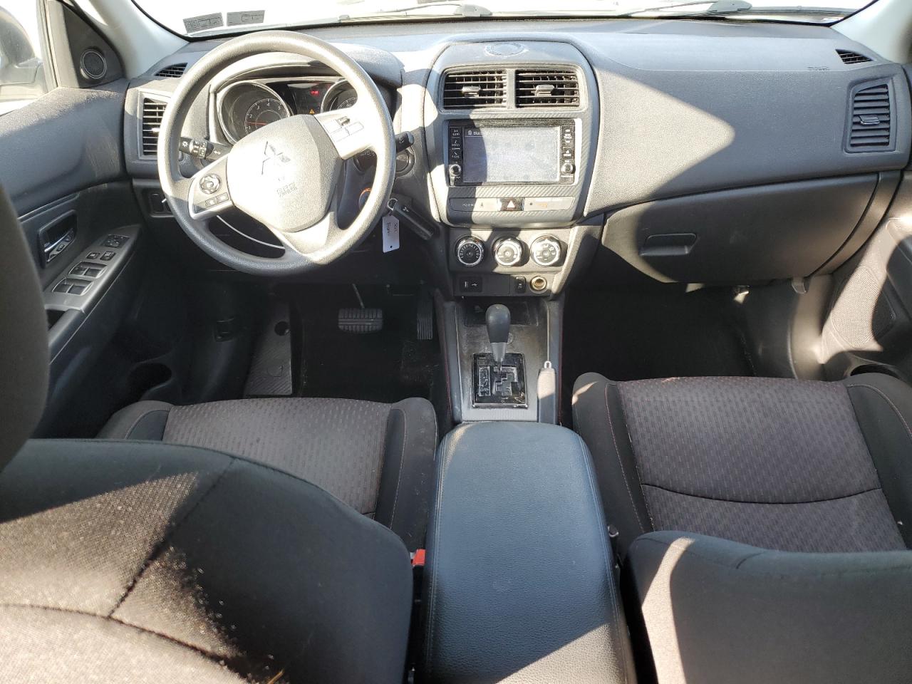 2019 Mitsubishi Outlander - Image 8
