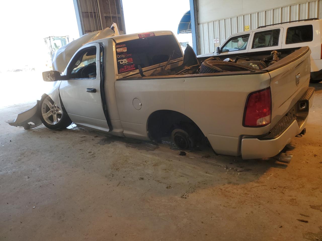 2015 RAM 1500 - Image 2