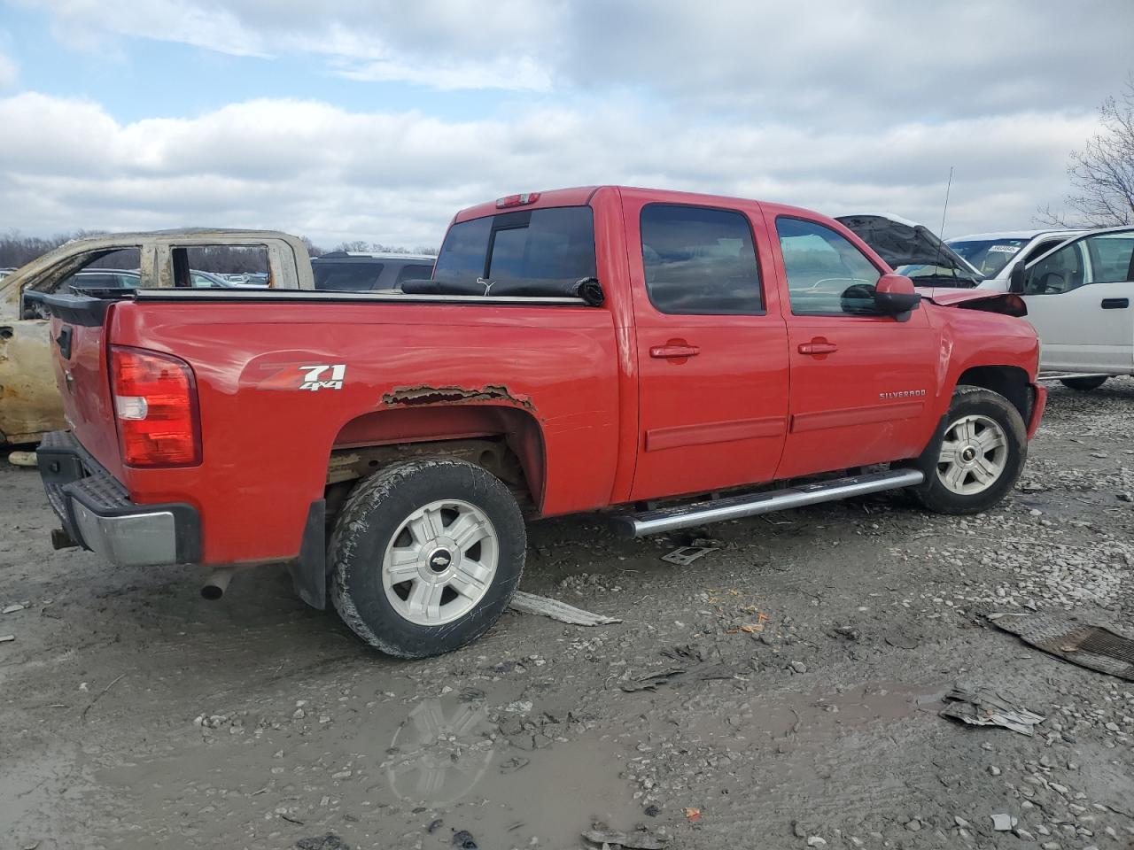 2012 Chevrolet Silverado - Image 3