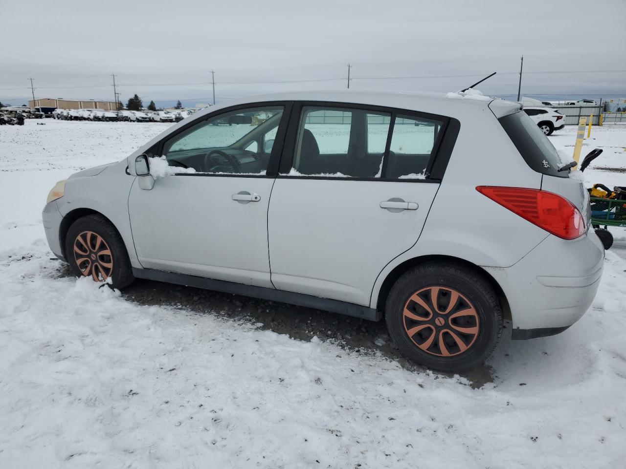 2009 Nissan Versa - Image 2