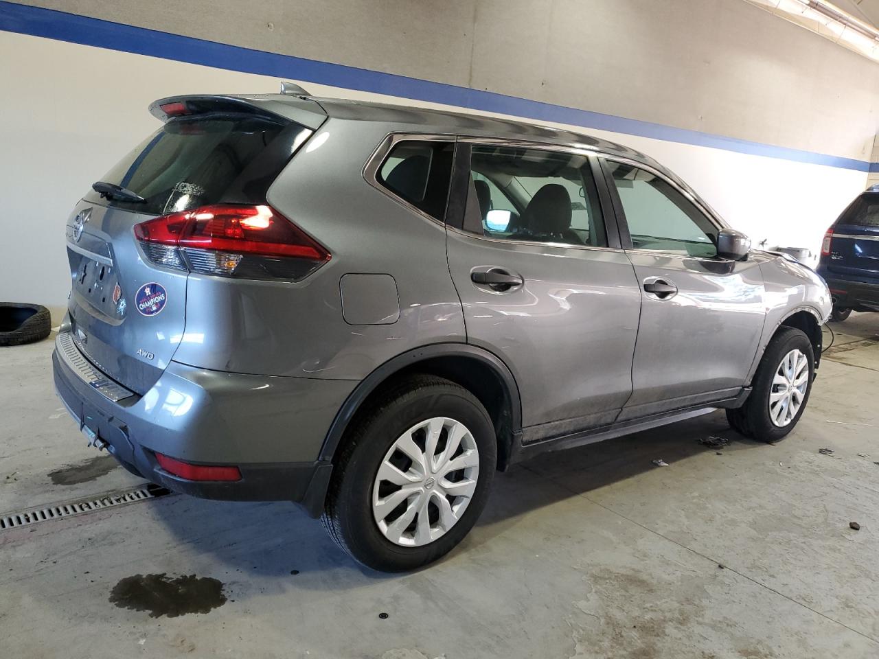 2018 Nissan Rogue - Image 3