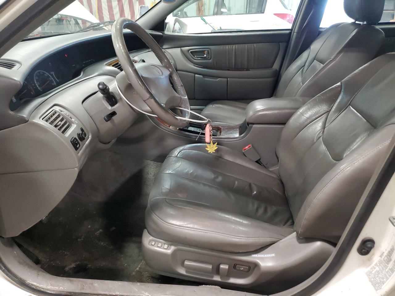 2000 Toyota Avalon - Image 7