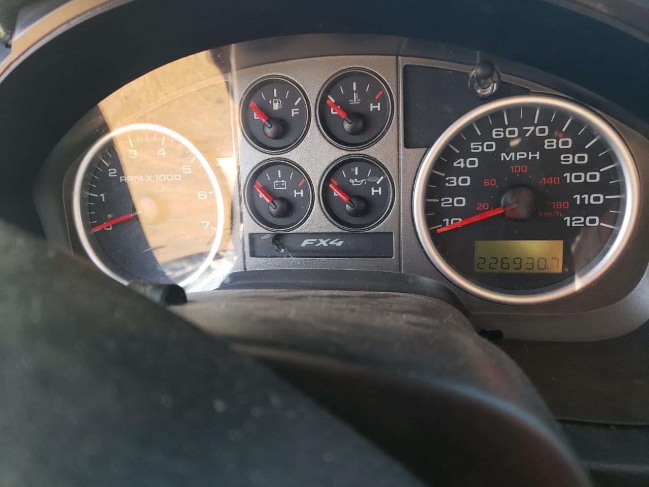 2004 Ford F-150 - Image 9