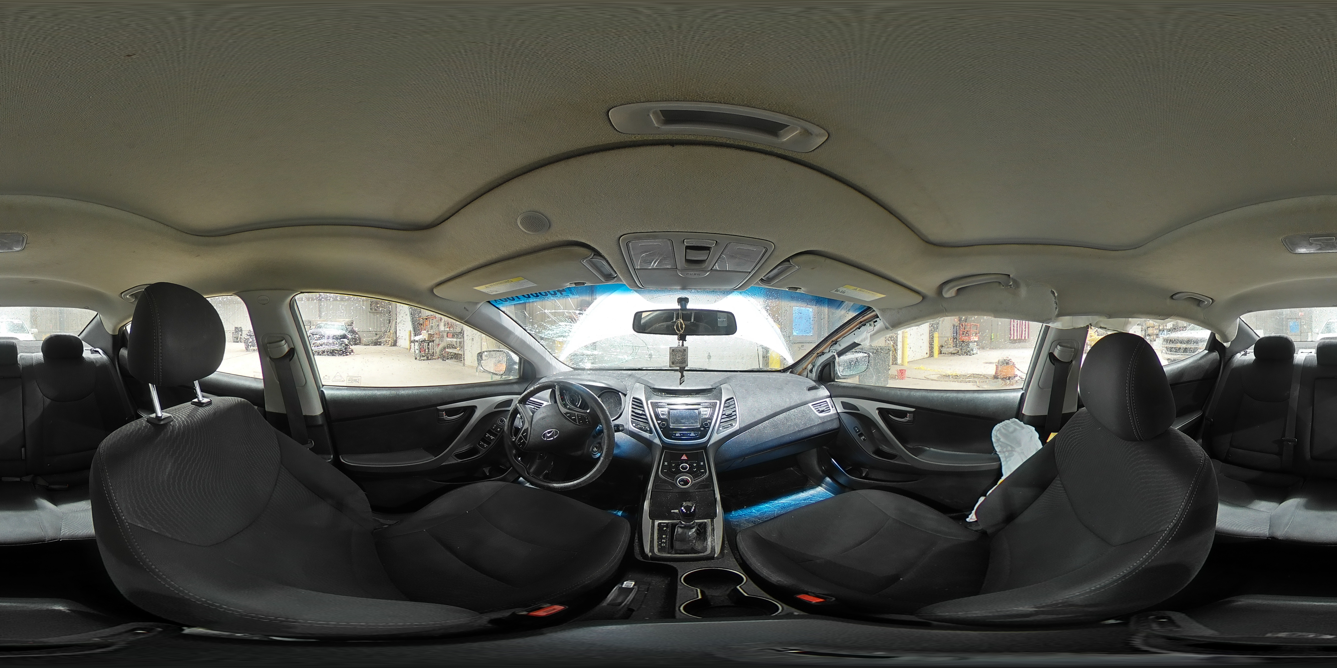 2015 Hyundai Elantra - Image 12