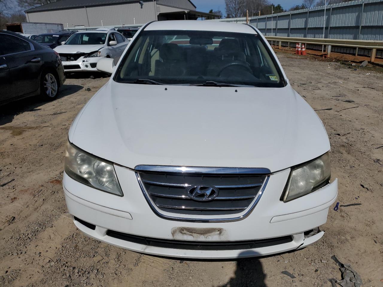2009 Hyundai Sonata - Image 5