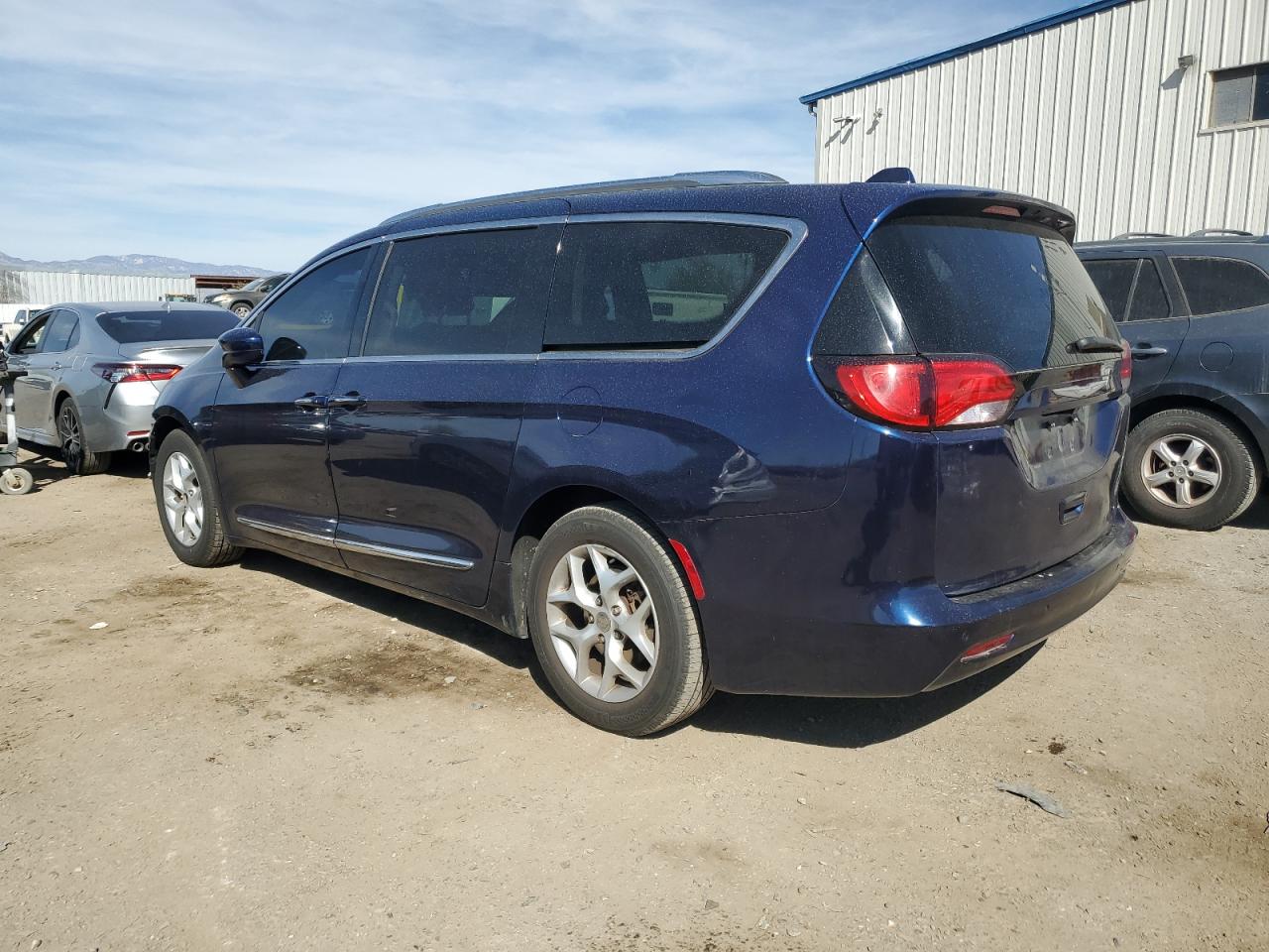 2017 Chrysler Pacifica - Image 2