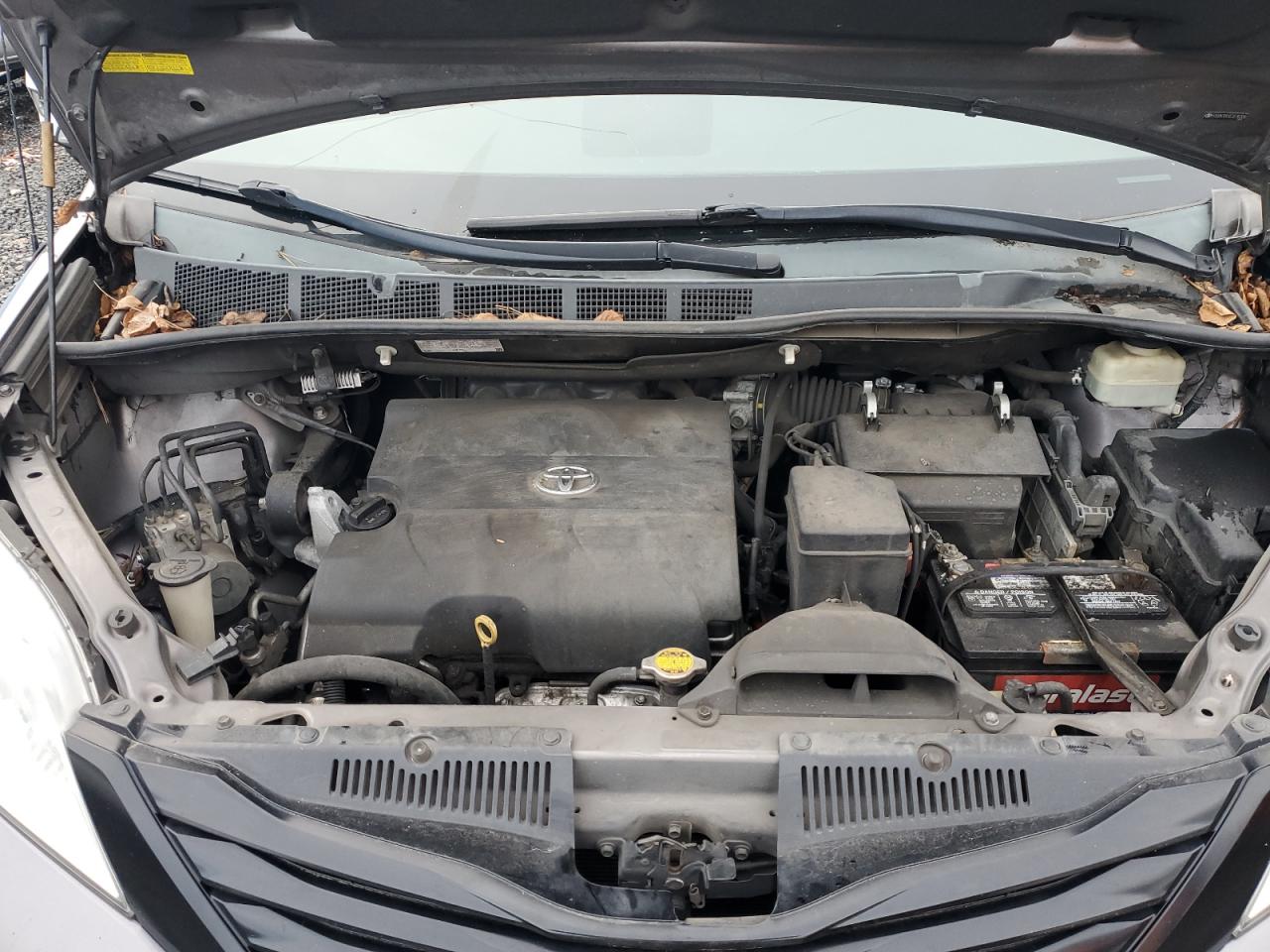 2014 Toyota Sienna - Image 12