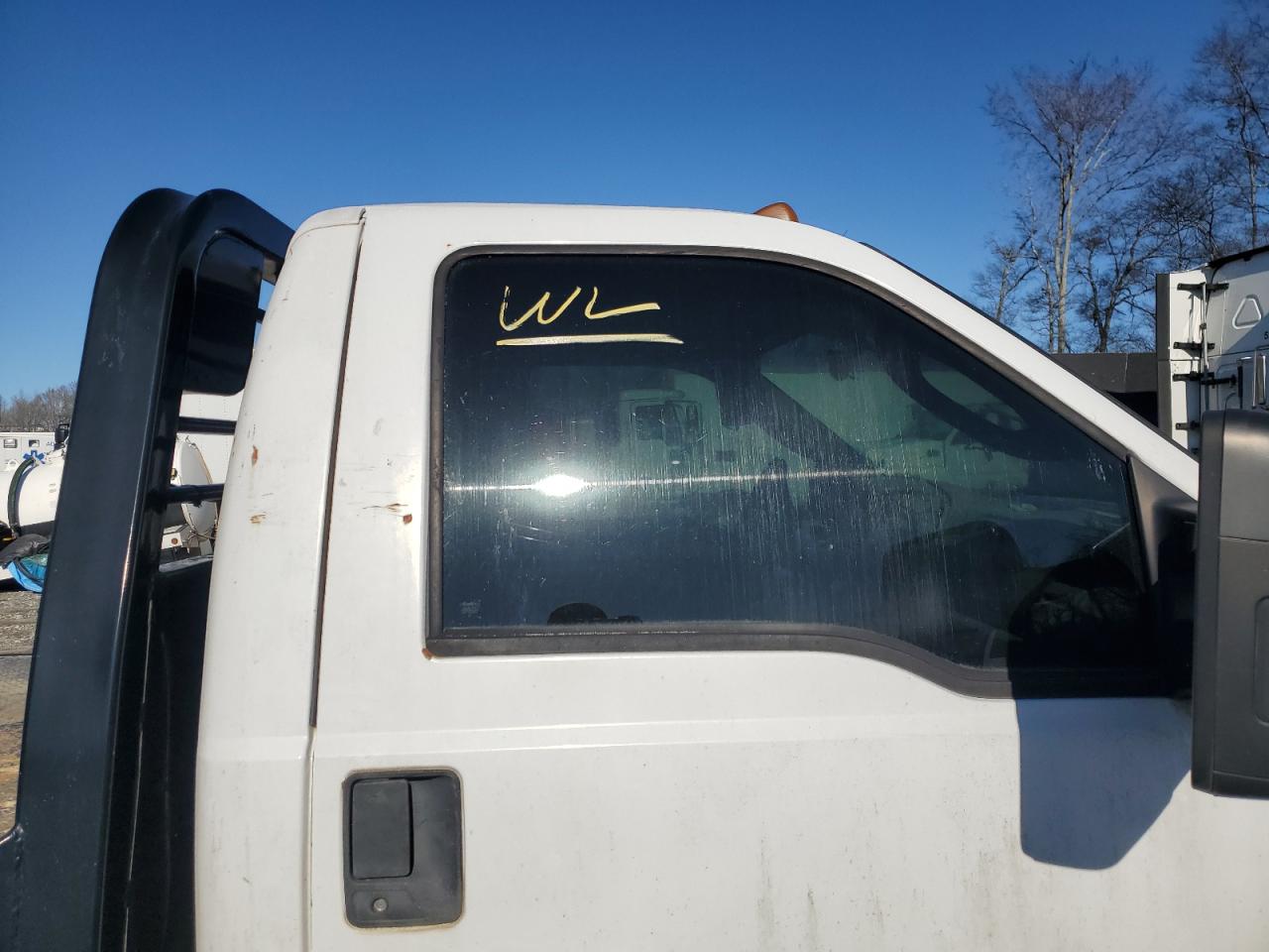 2006 Ford F350 - Image 12