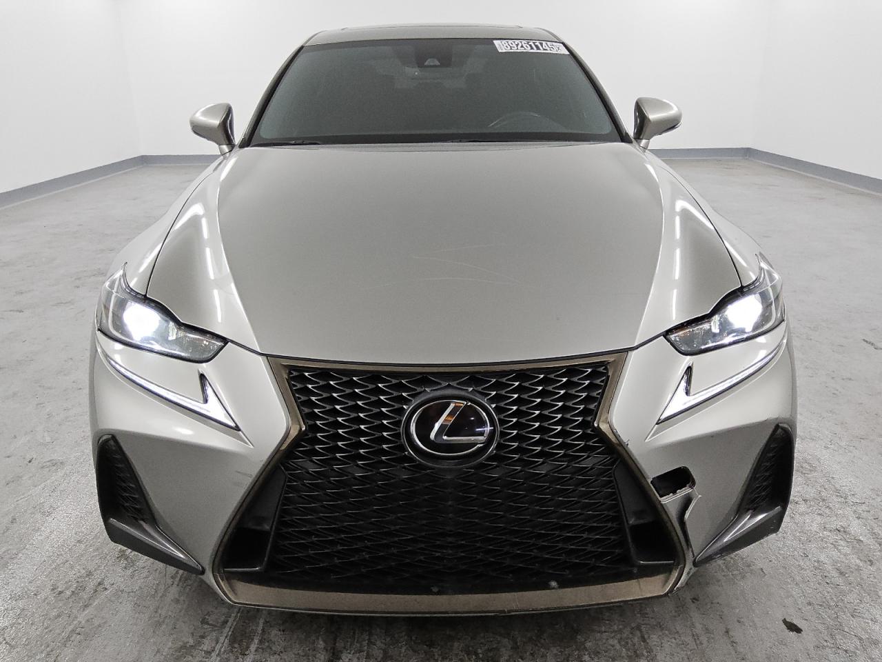 2019 Lexus IS - Image 5