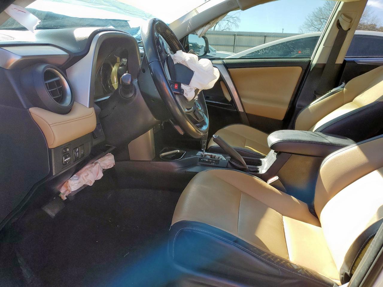 2018 Toyota RAV 4 - Image 7