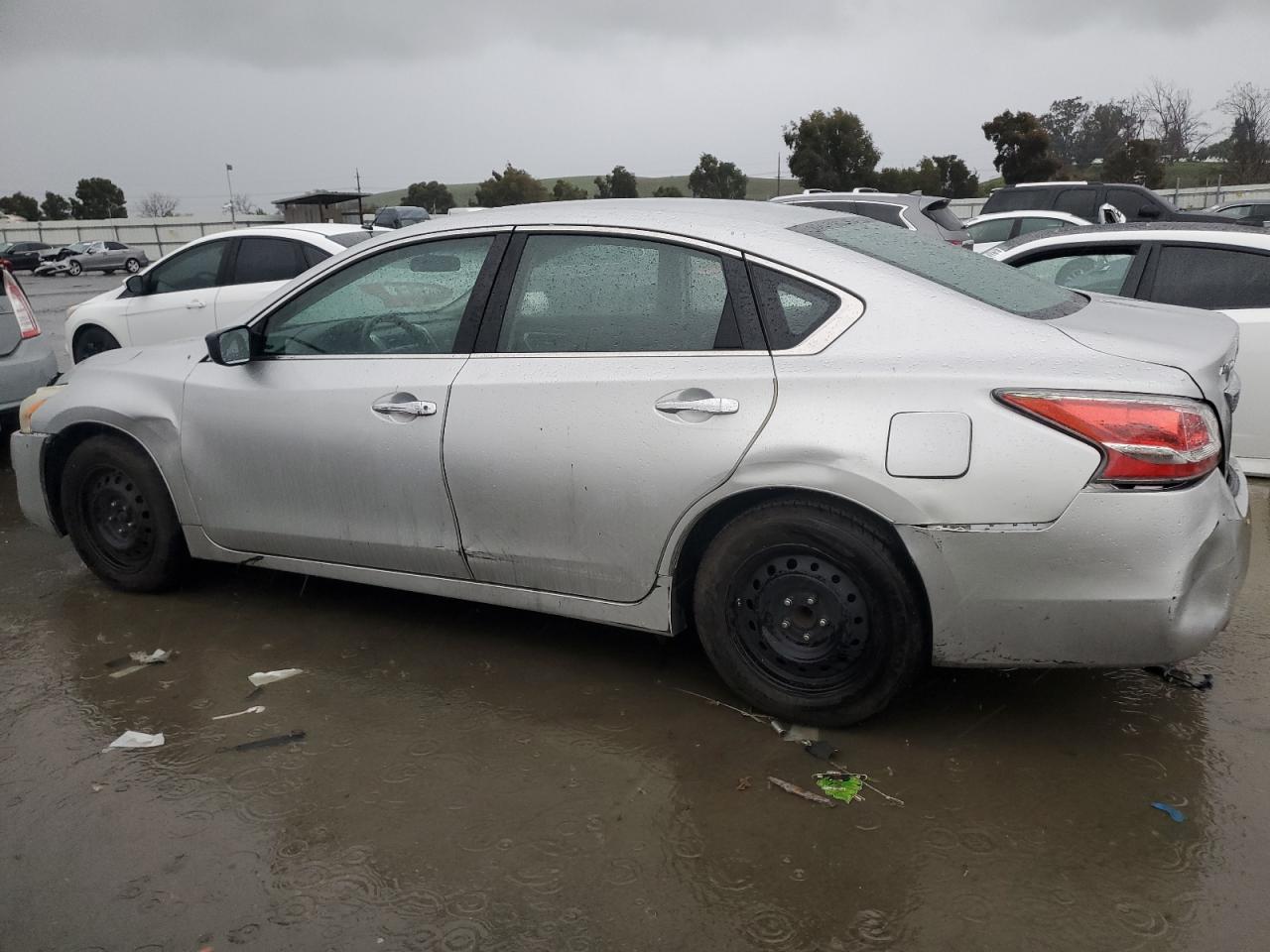 2015 Nissan Altima - Image 2