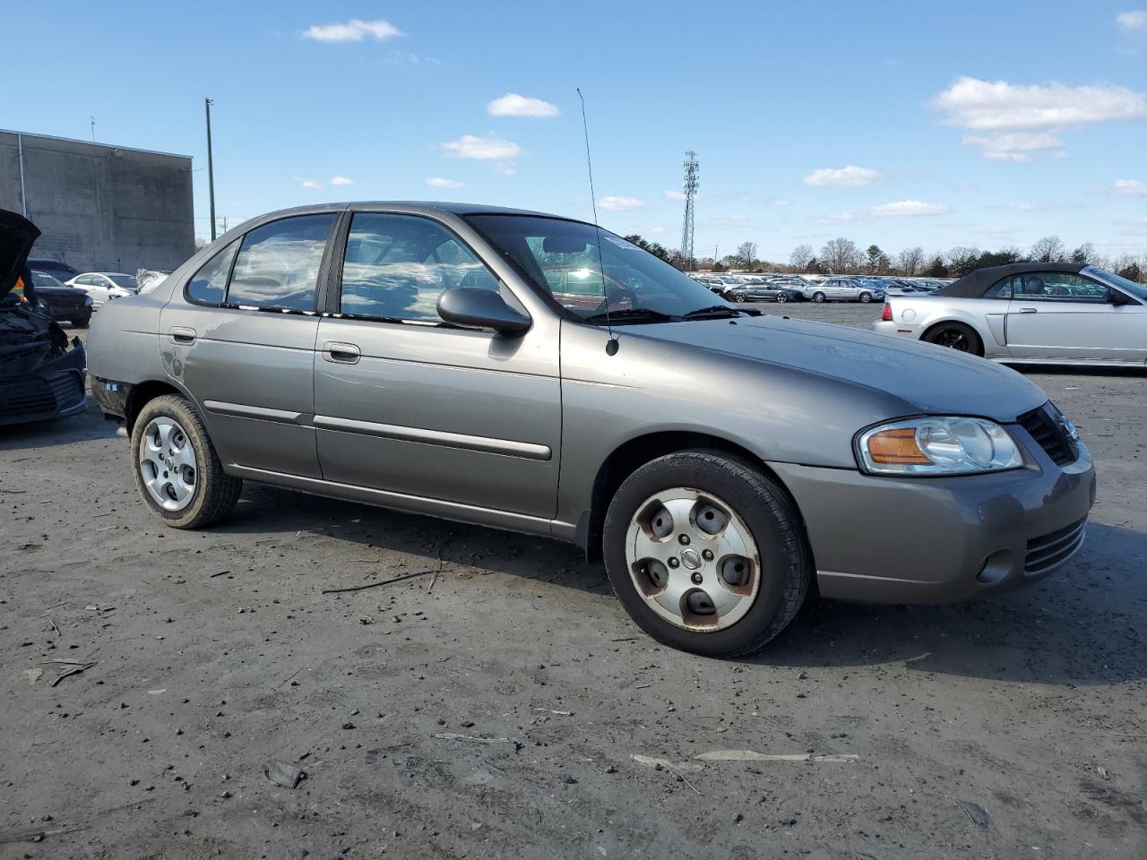 2004 Nissan Sentra - Image 4