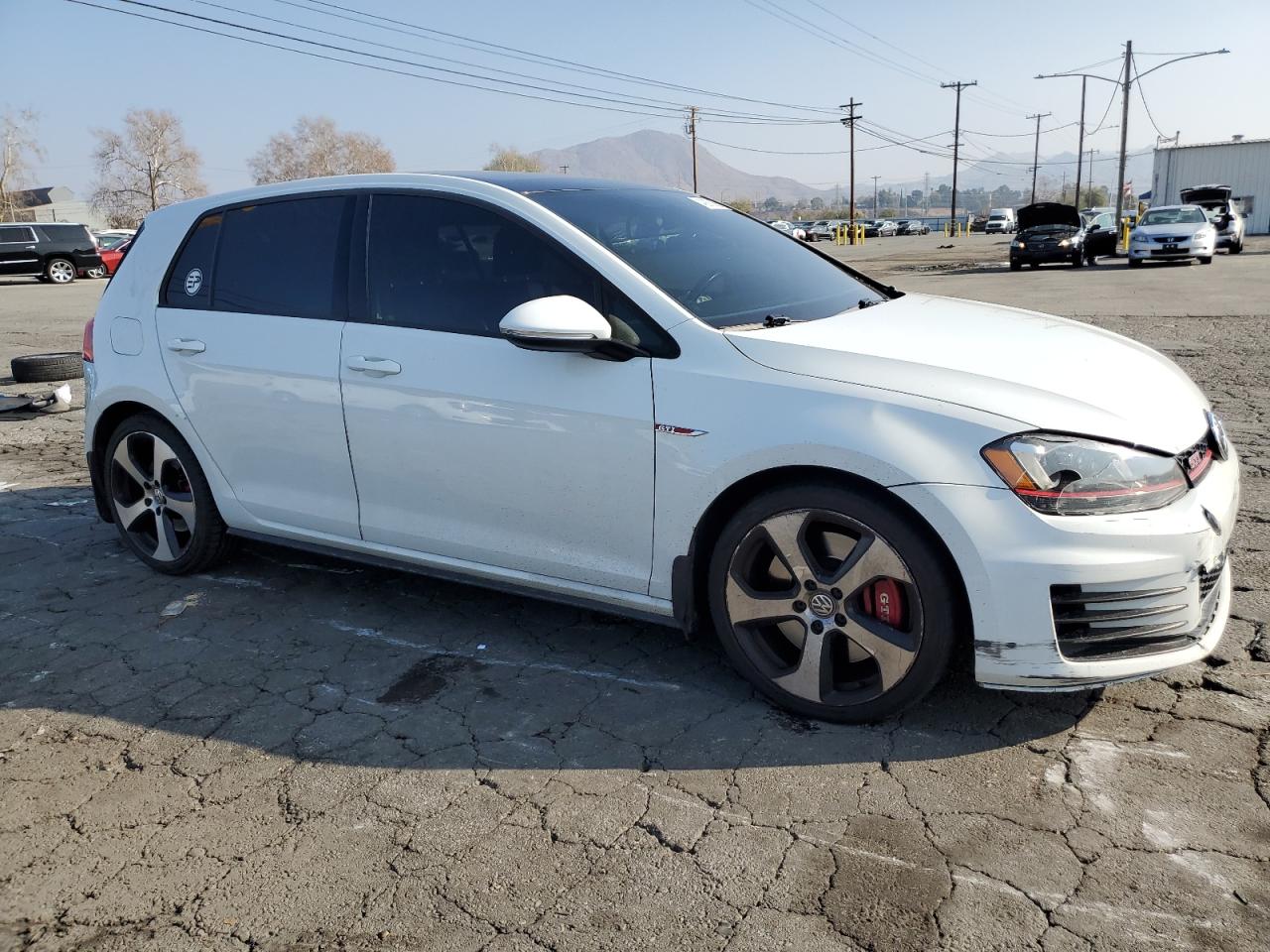 2017 Volkswagen GTI - Image 4