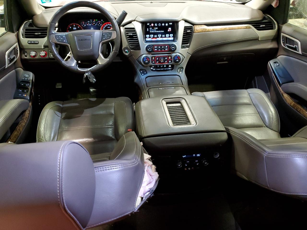 2016 GMC Yukon - Image 8