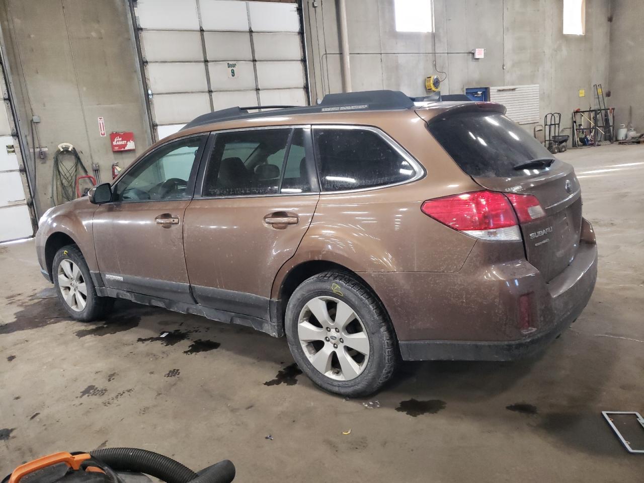 2011 Subaru Outback - Image 2