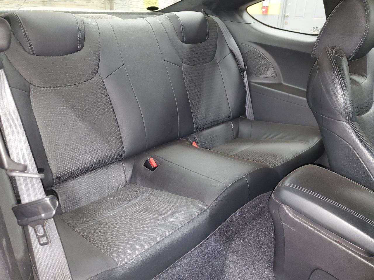 2015 Hyundai Genesis - Image 10