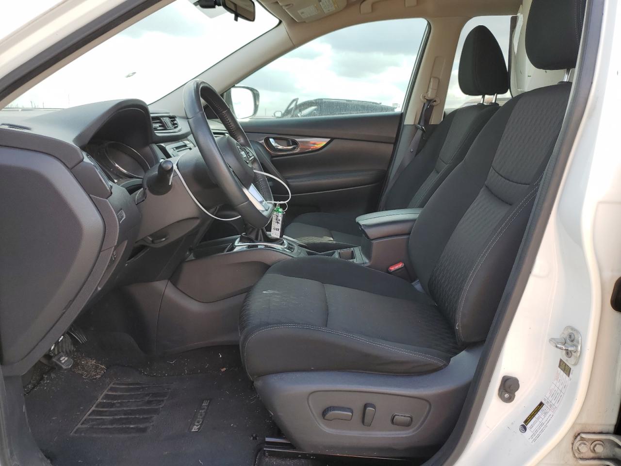 2017 Nissan Rogue - Image 7