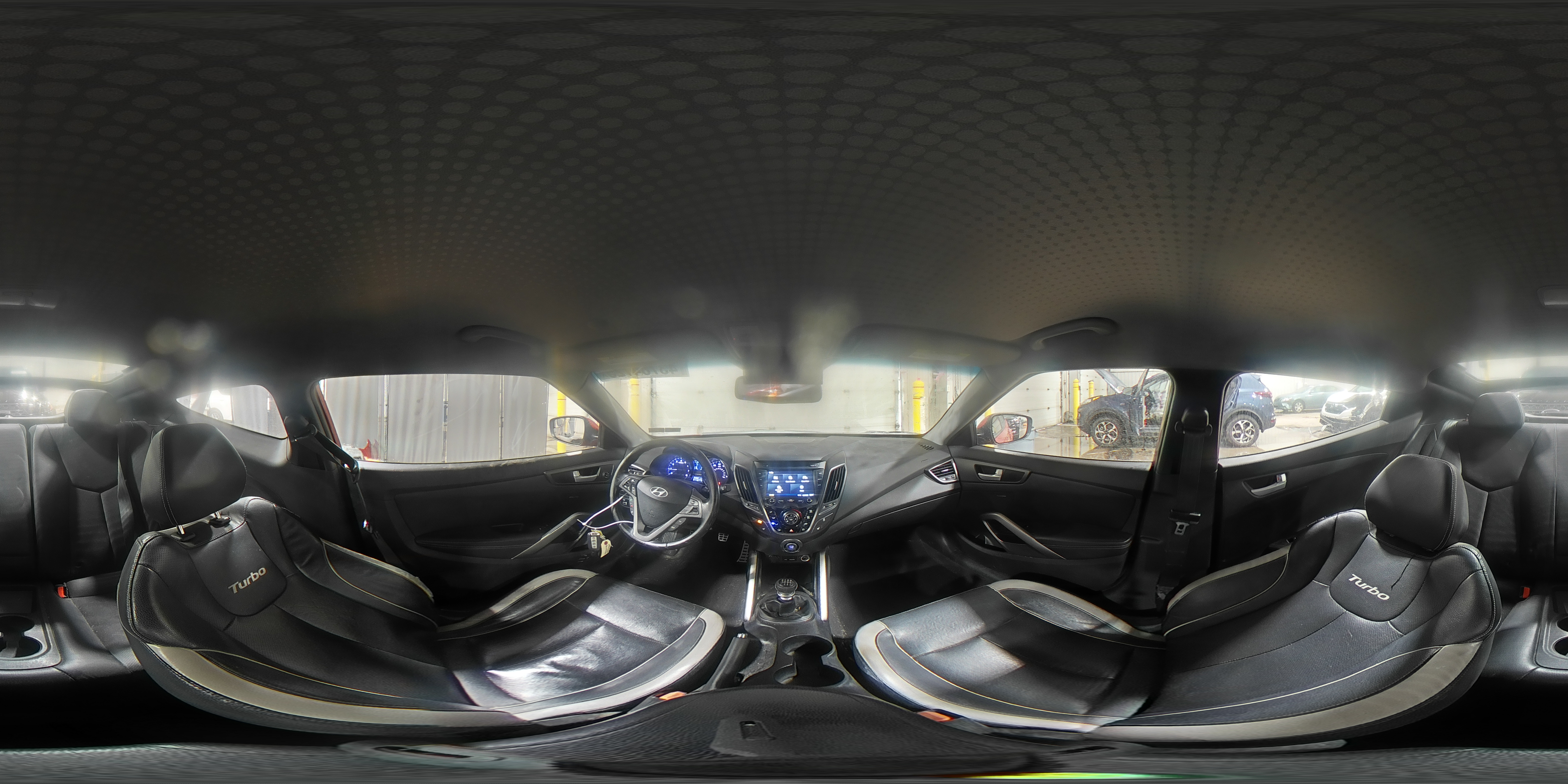 2014 Hyundai Veloster - Image 15
