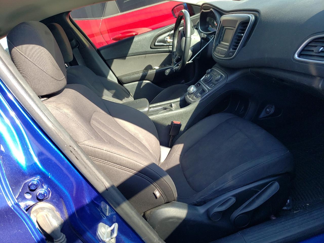 2015 Chrysler 200 - Image 7