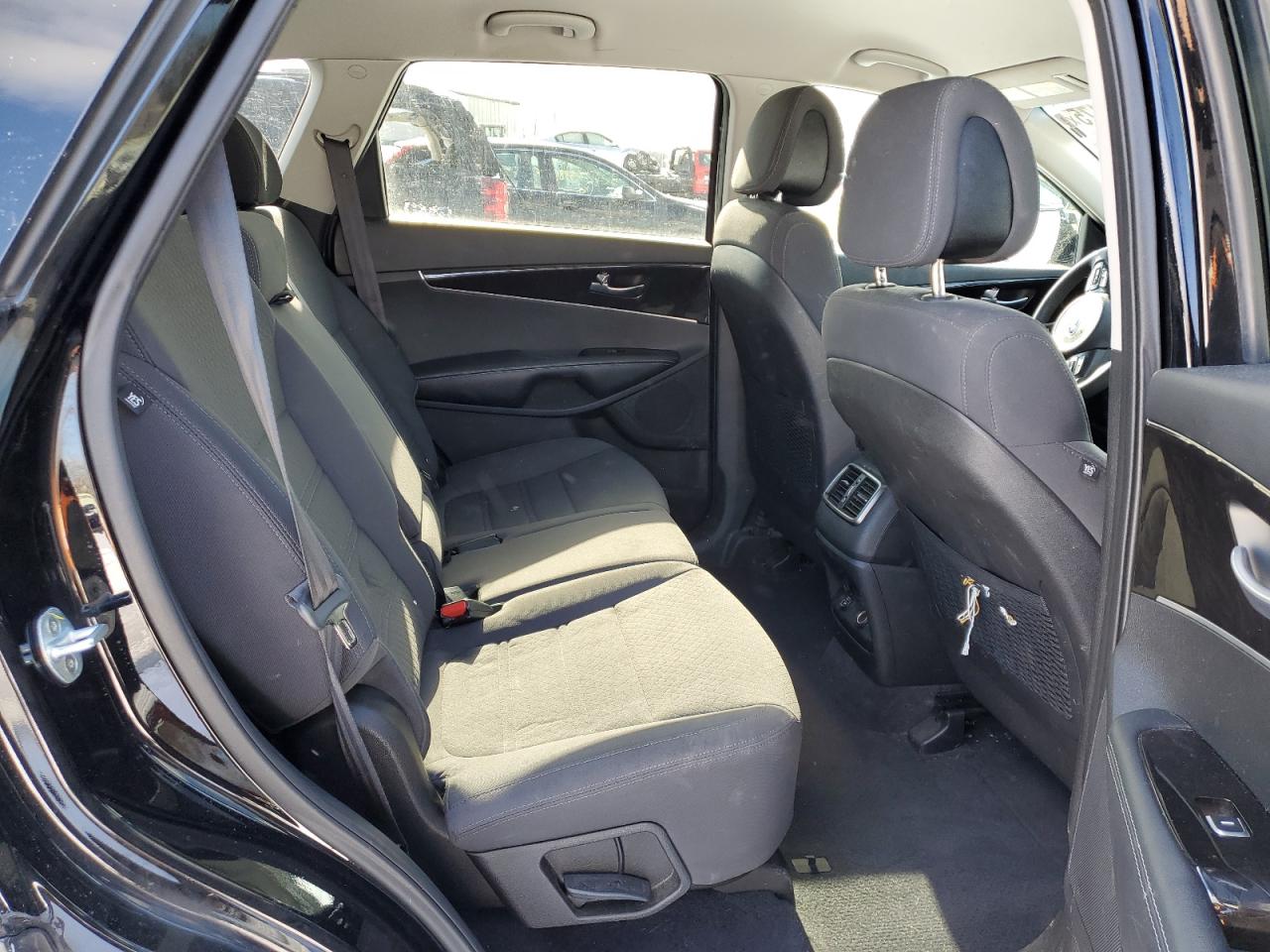 2016 Kia Sorento - Image 11