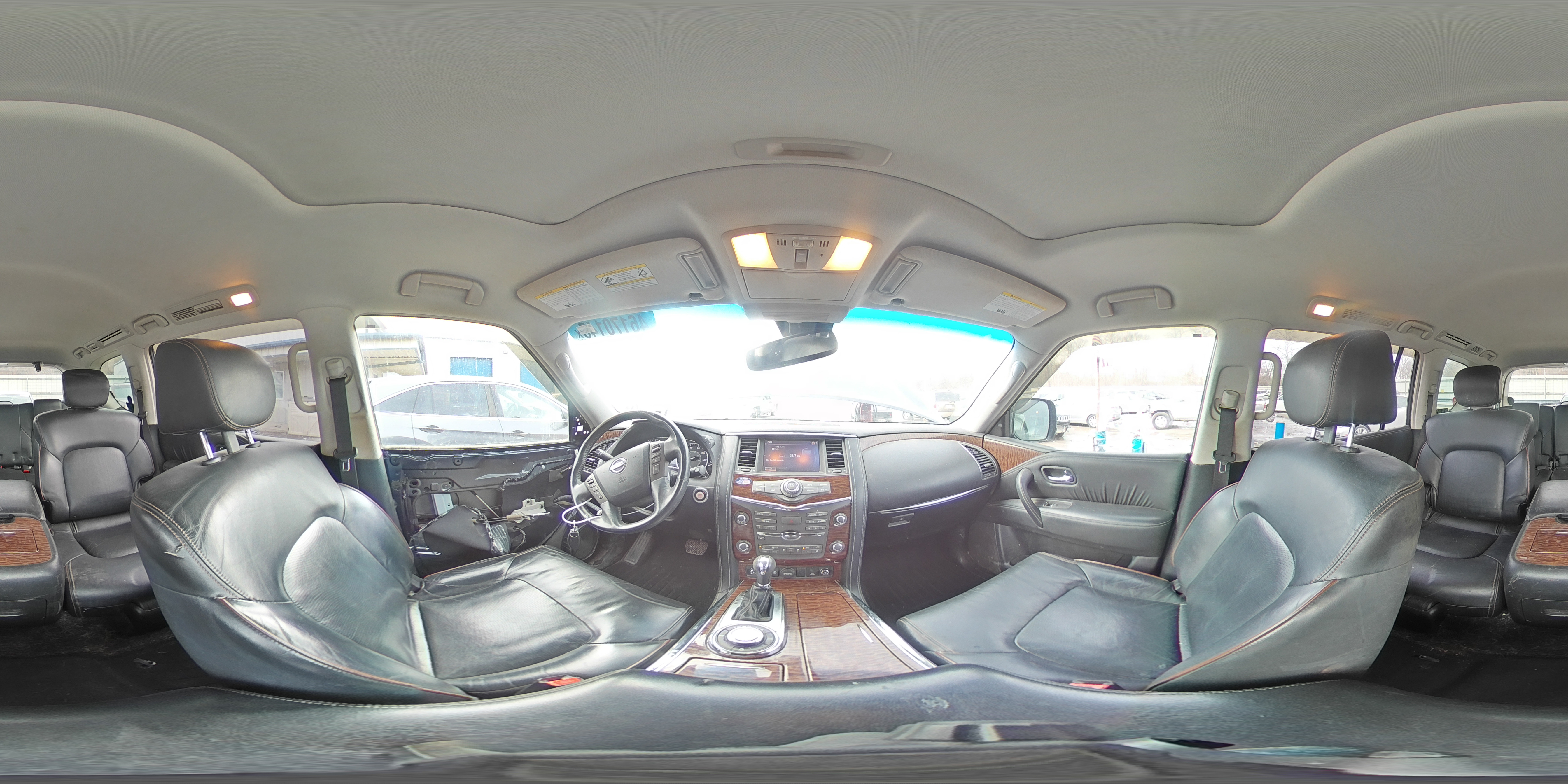 2017 Nissan Armada - Image 16