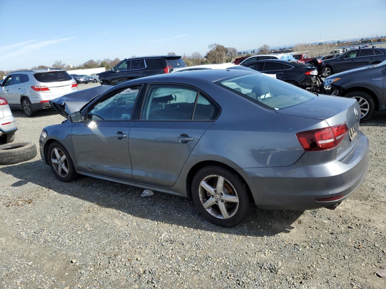 2016 Volkswagen Jetta - Image 2