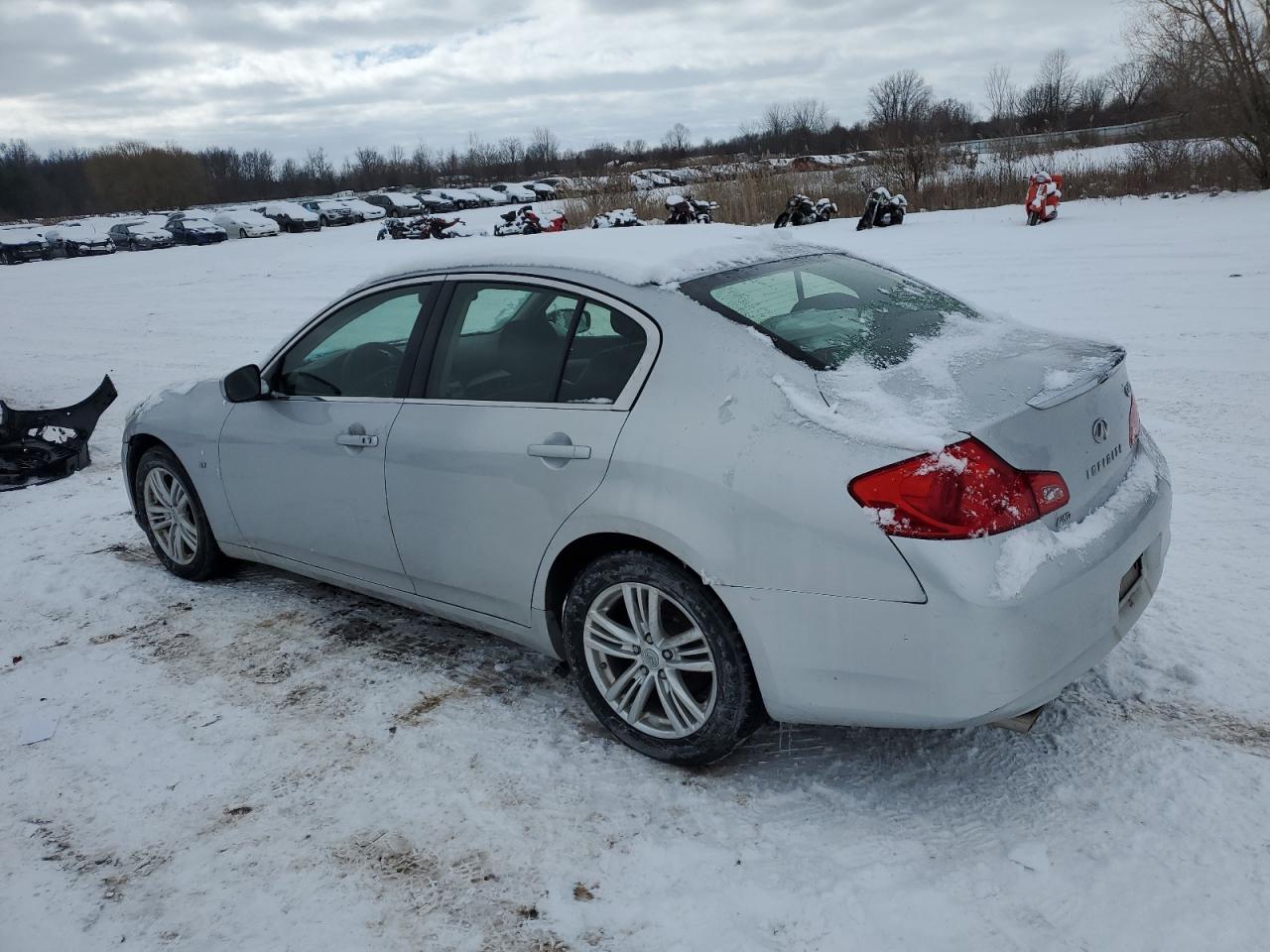 2015 Infiniti Q40 - Image 2