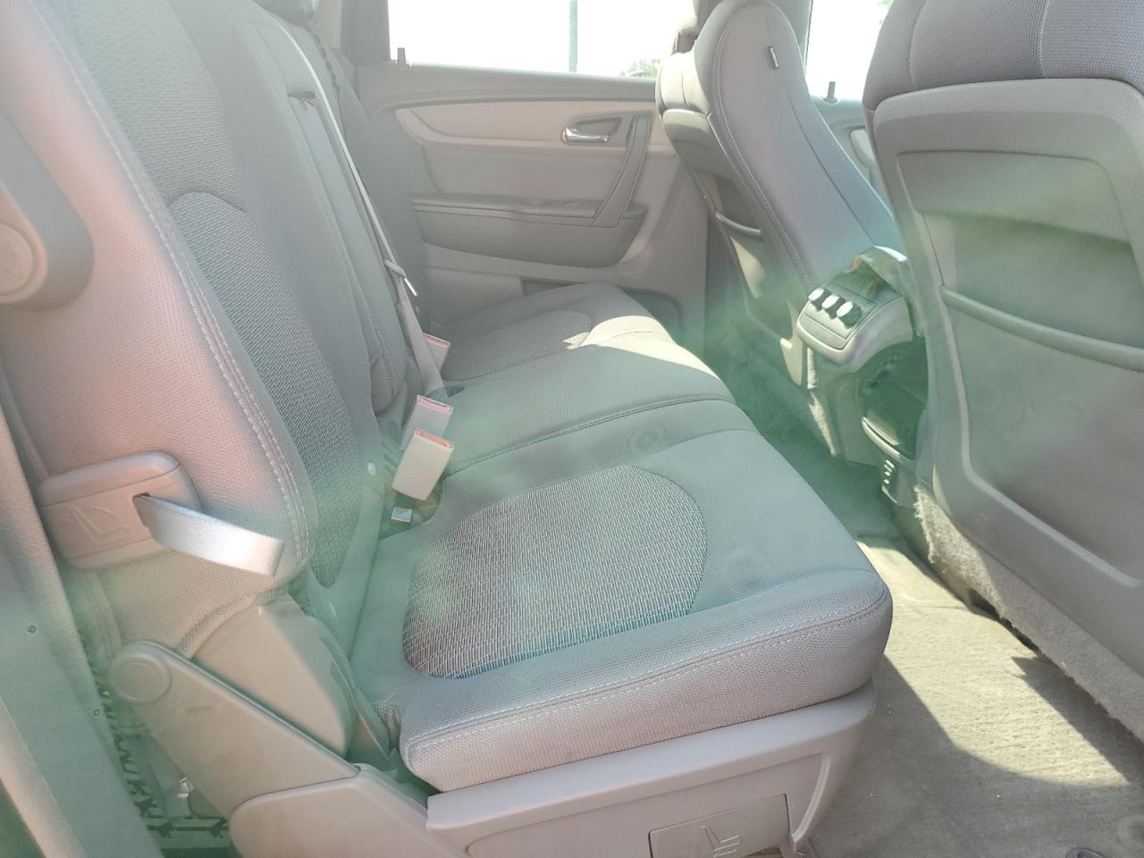 2015 Chevrolet Traverse - Image 11