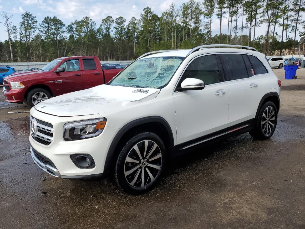 2022 Mercedes-Benz GLB - Image 1