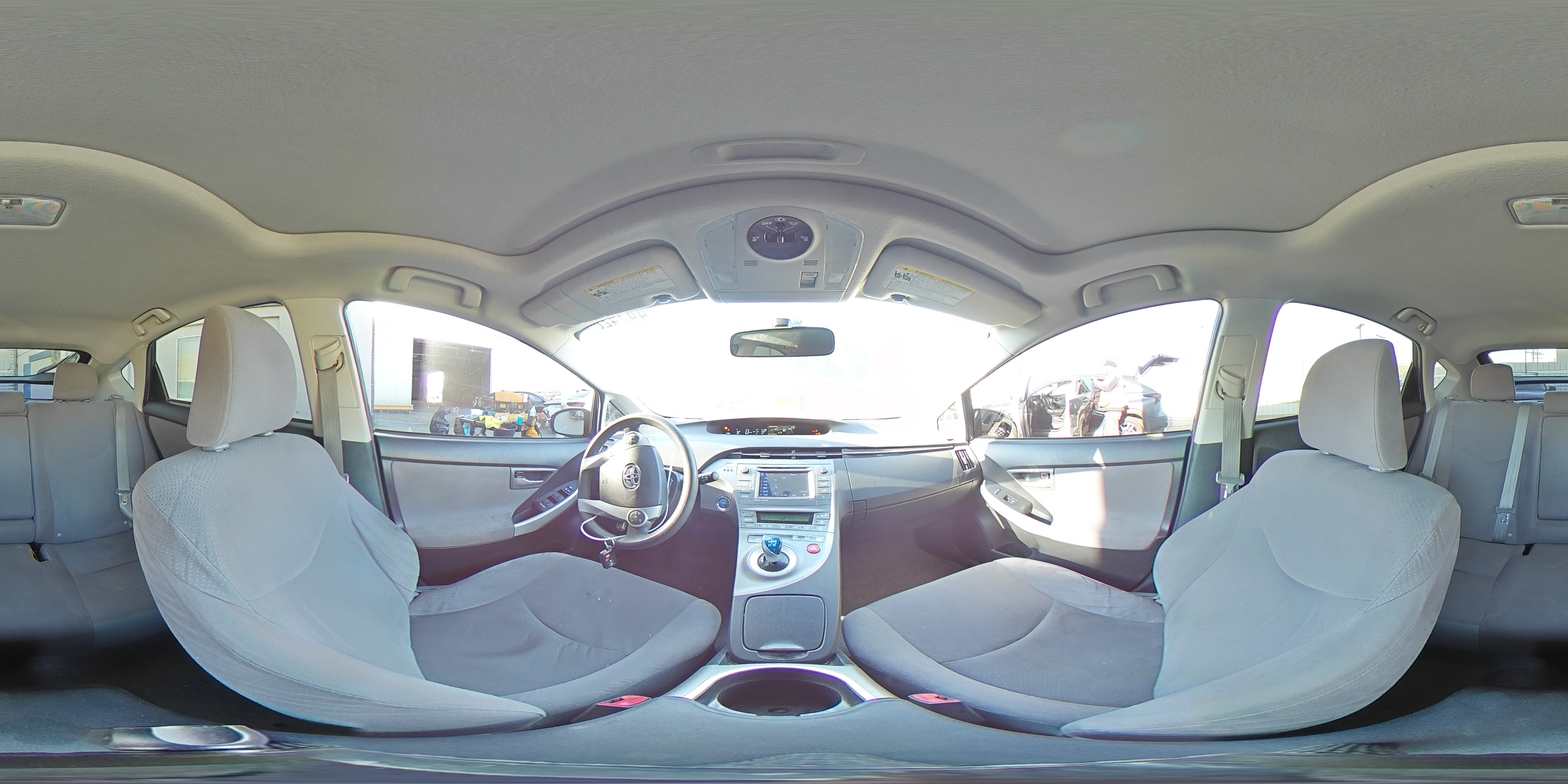 2013 Toyota Prius - Image 12
