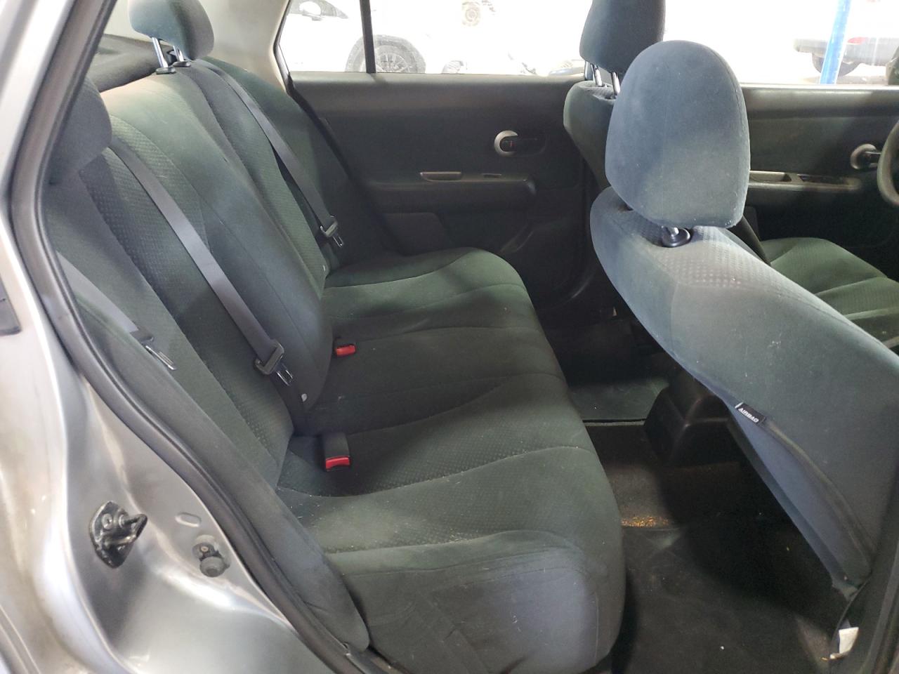 2011 Nissan Versa - Image 10