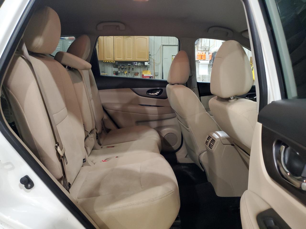 2016 Nissan Rogue - Image 11