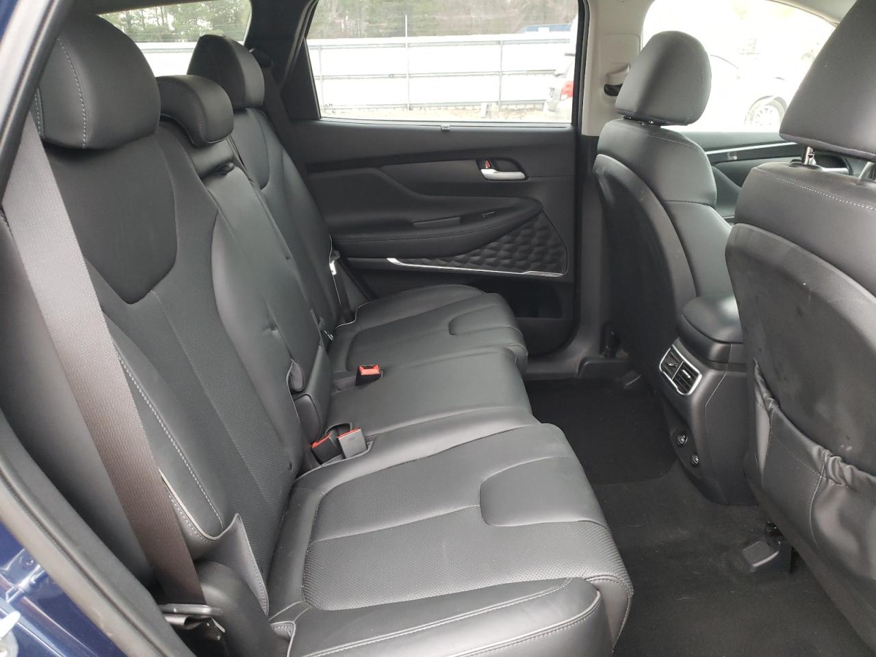 2021 Hyundai Santa Fe - Image 12