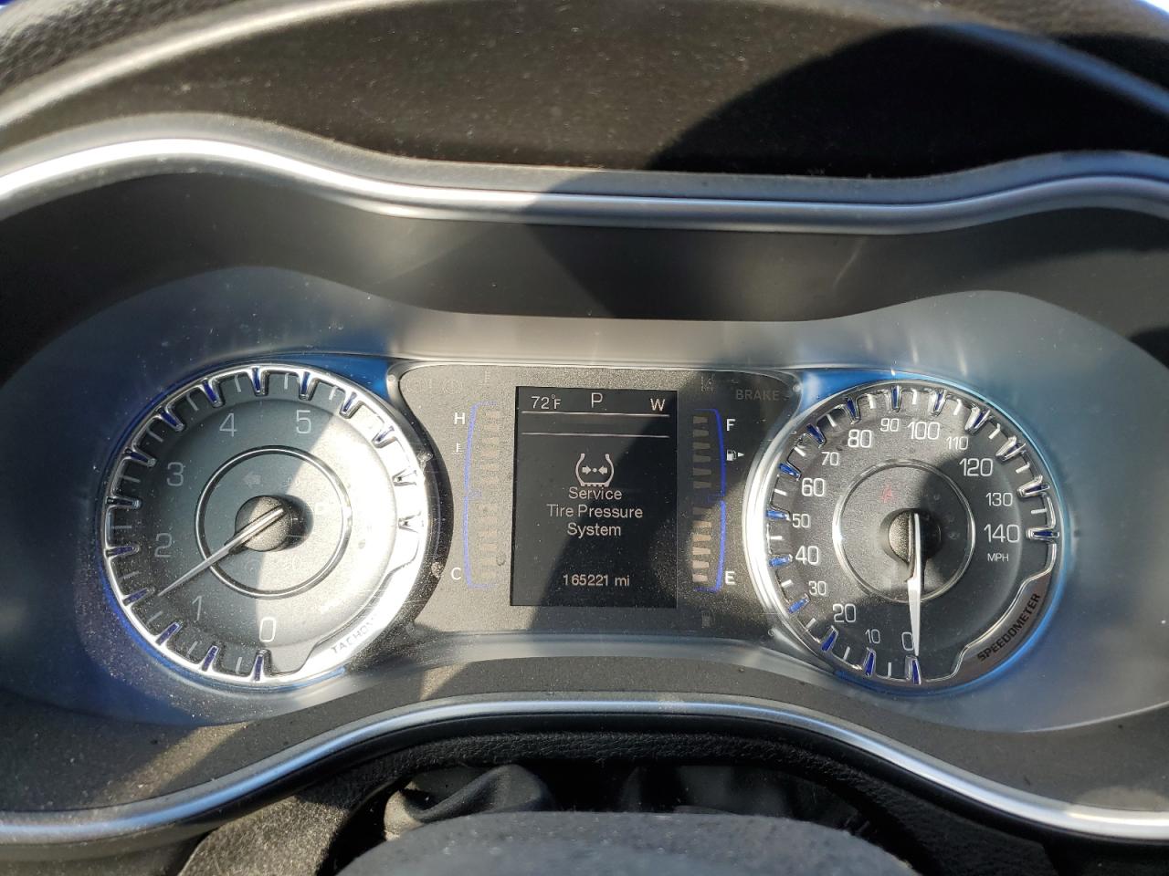 2015 Chrysler 200 - Image 10