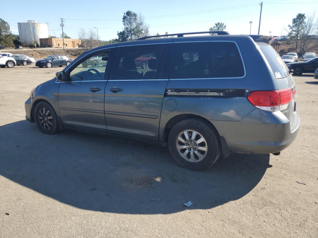 2010 Honda Odyssey - Image 2