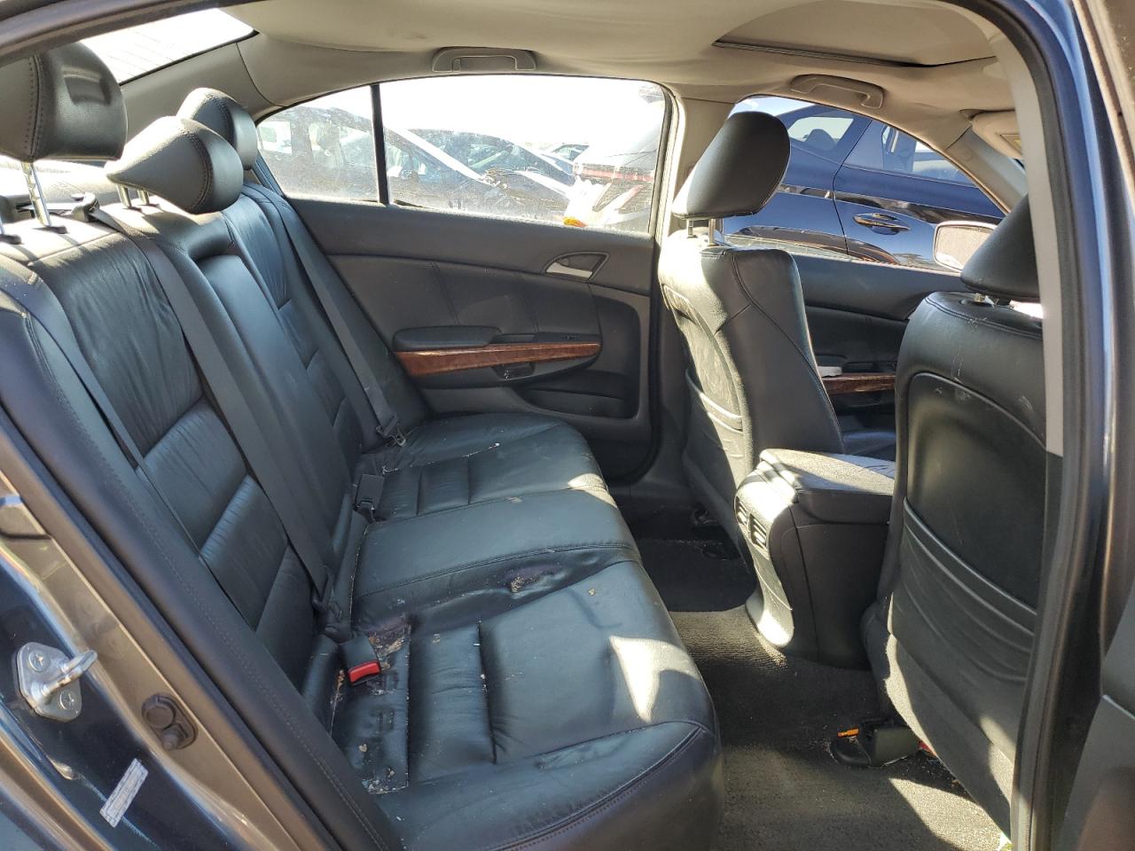2011 Honda Accord - Image 10