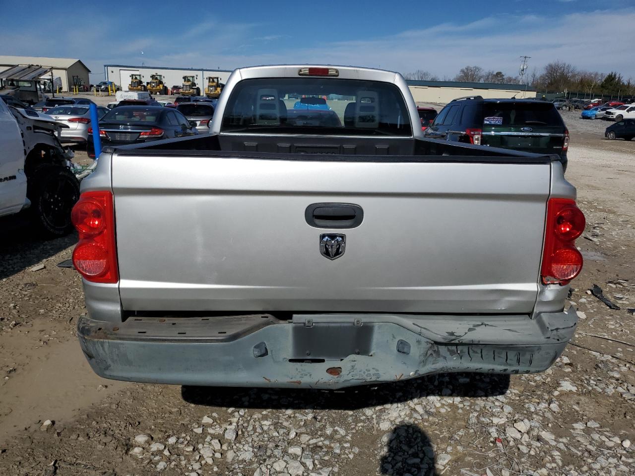 2007 Dodge Dakota - Image 6