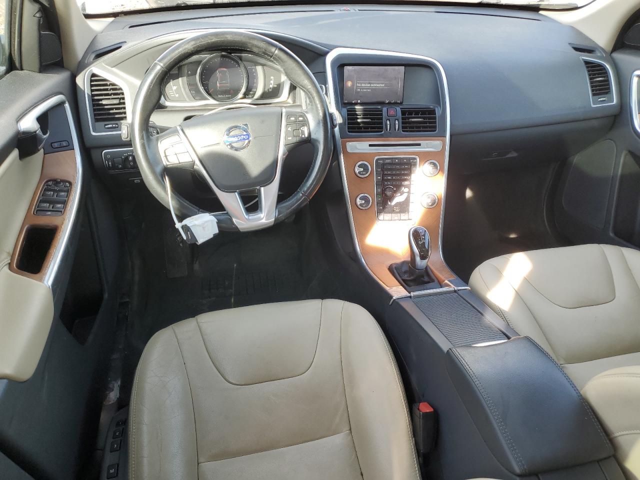 2017 Volvo XC60 - Image 8