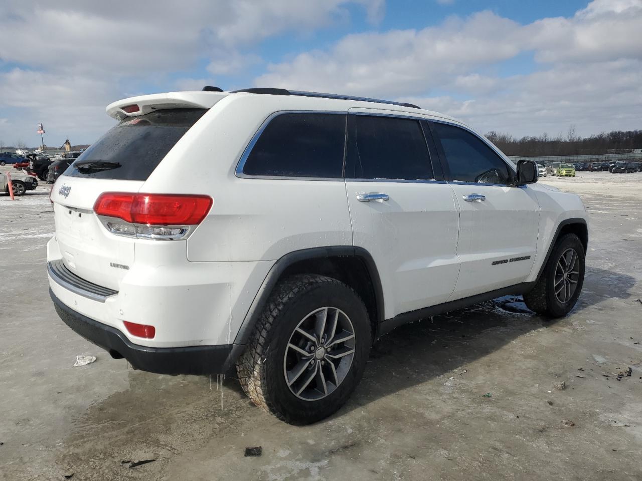 2017 Jeep Grand Cherokee - Image 3
