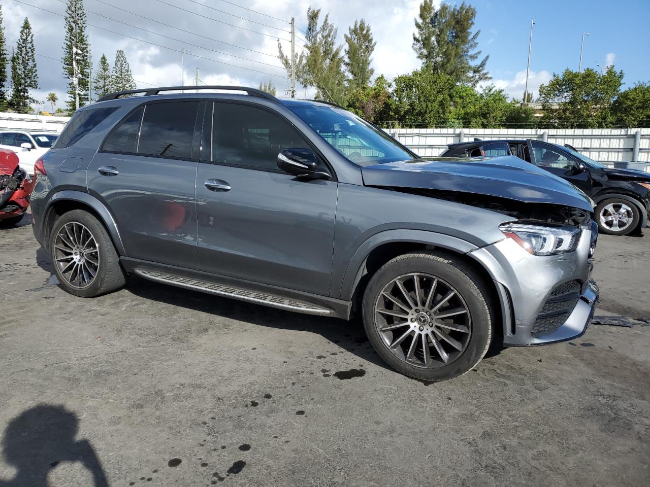 2022 Mercedes-Benz GLE - Image 4
