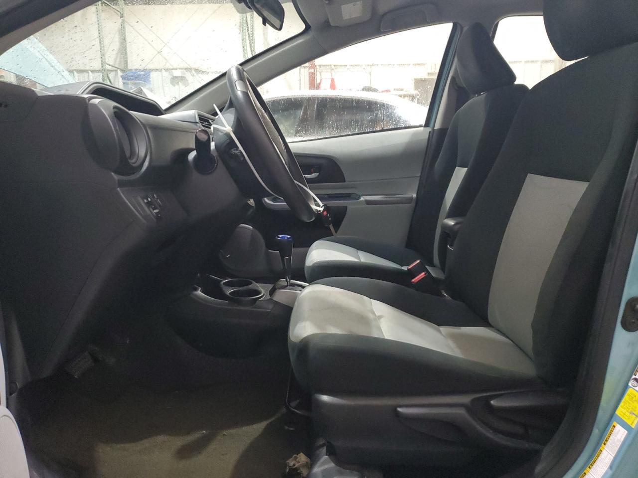 2013 Toyota Prius - Image 7