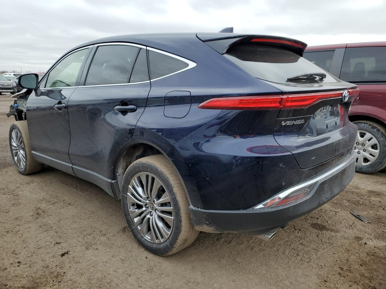 2021 Toyota Venza - Image 2