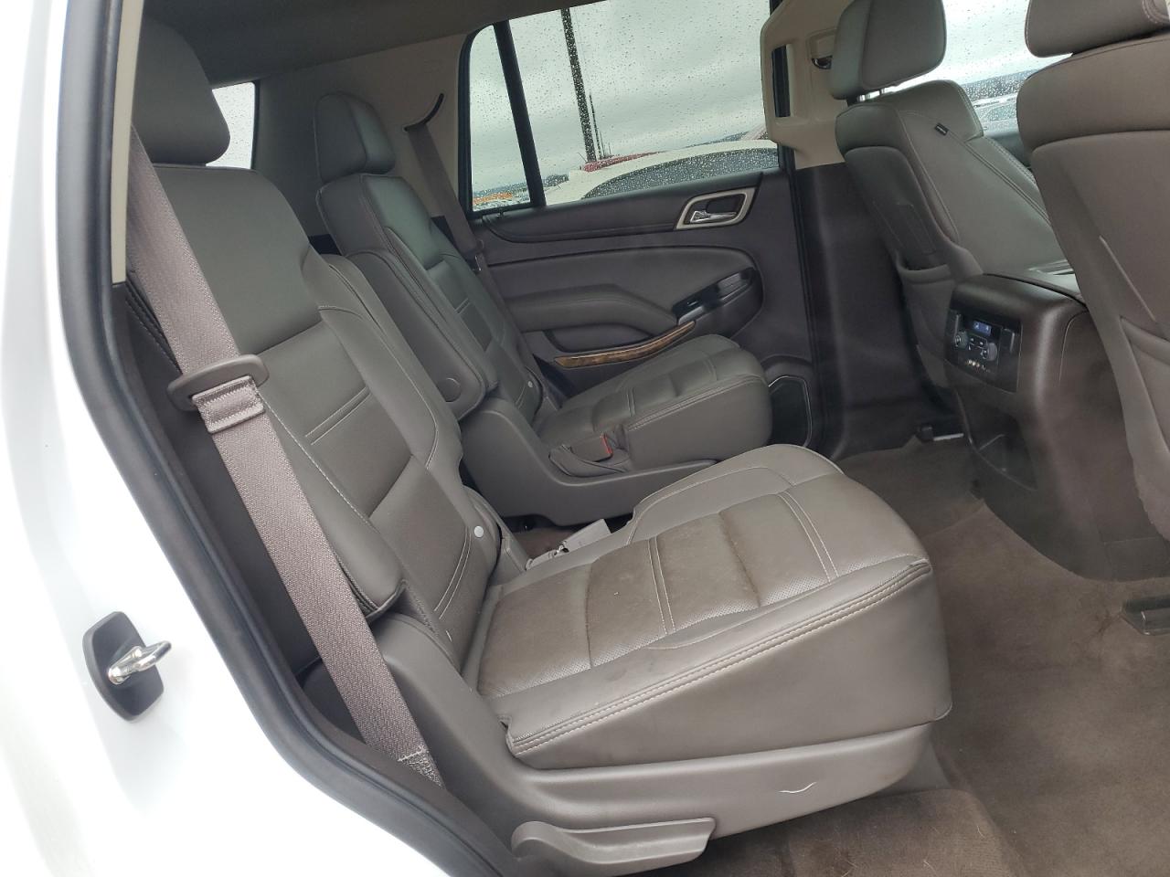 2015 GMC Yukon - Image 11