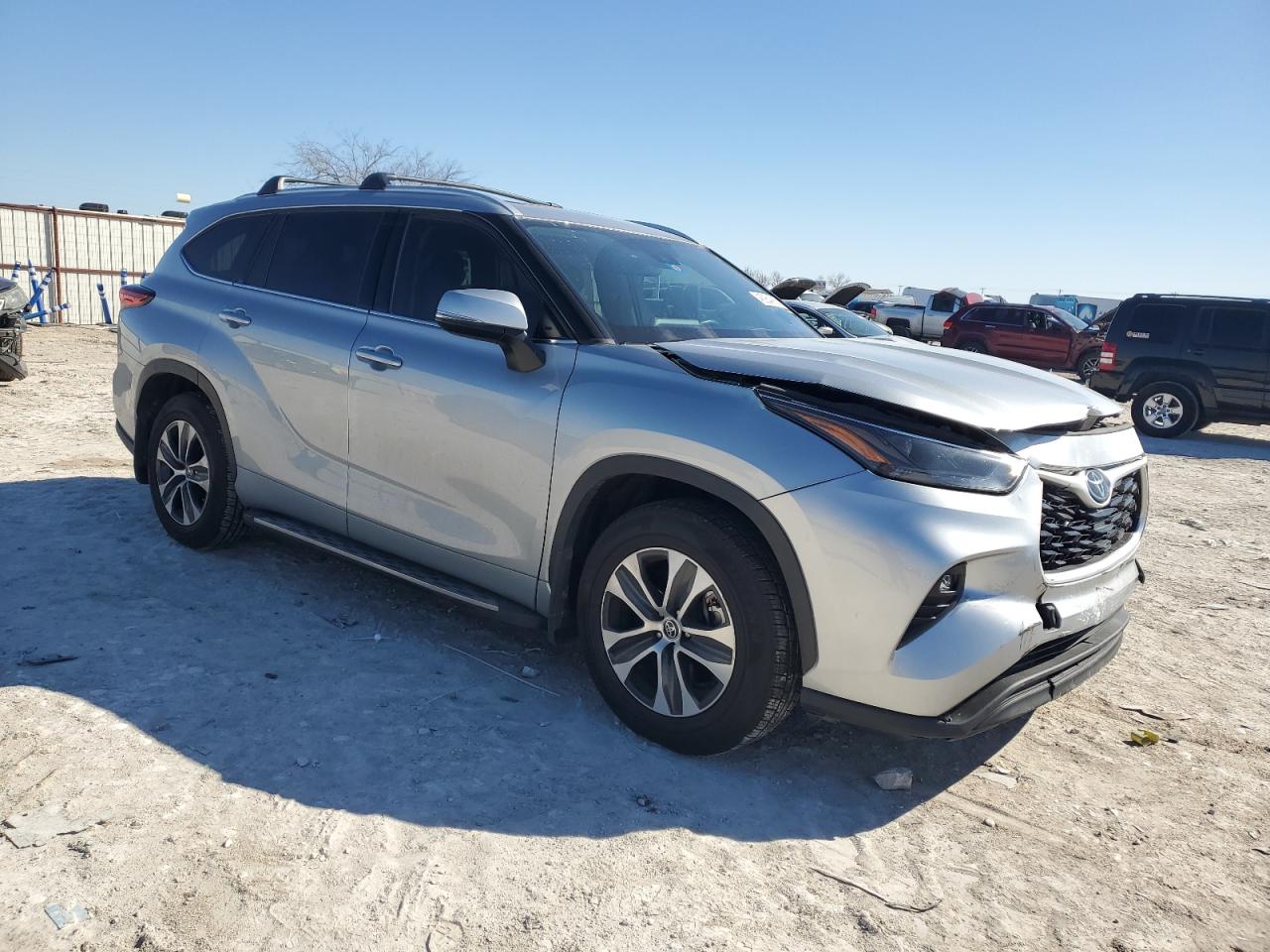 2022 Toyota Highlander - Image 4
