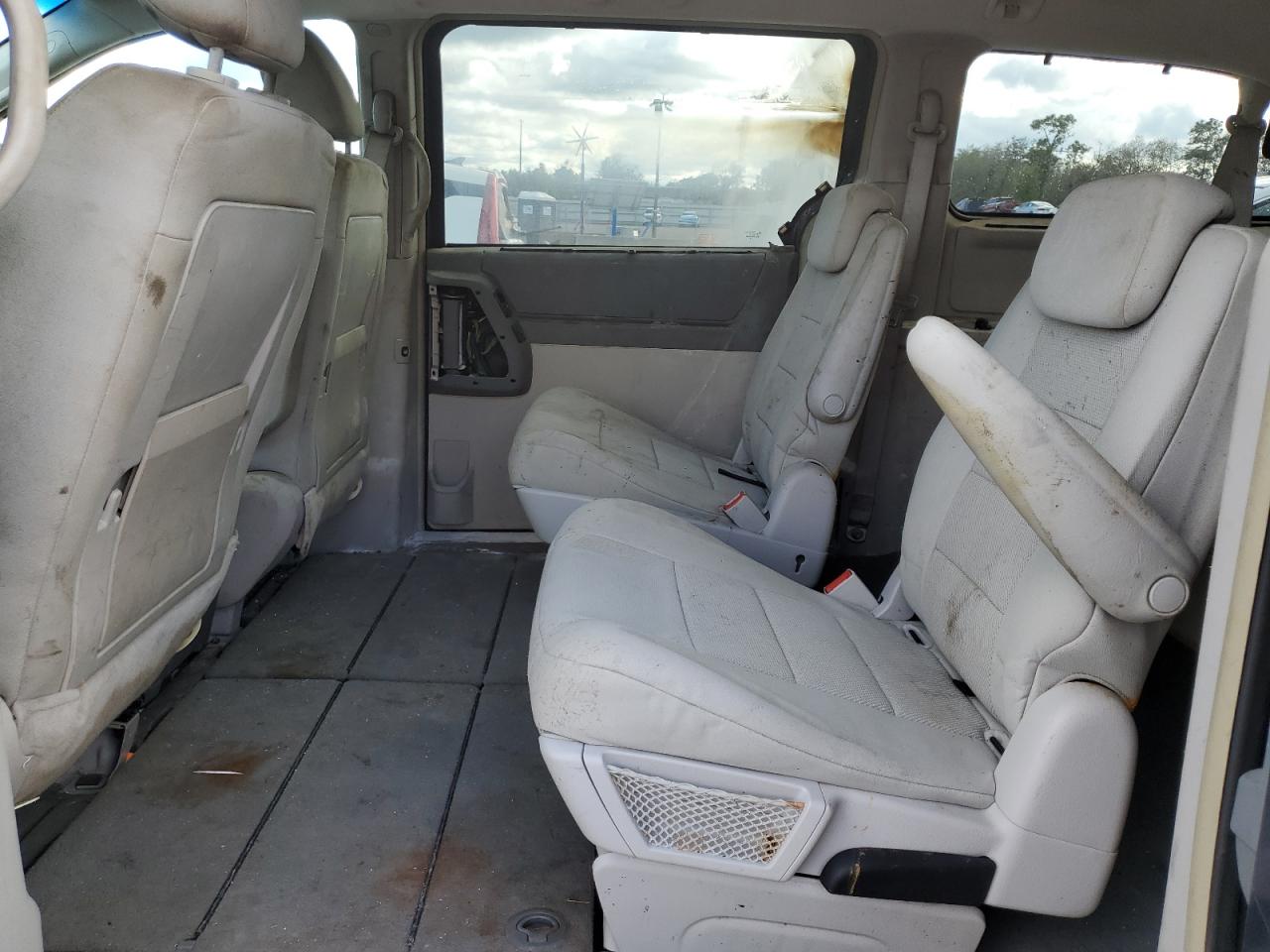 2008 Dodge Caravan - Image 11