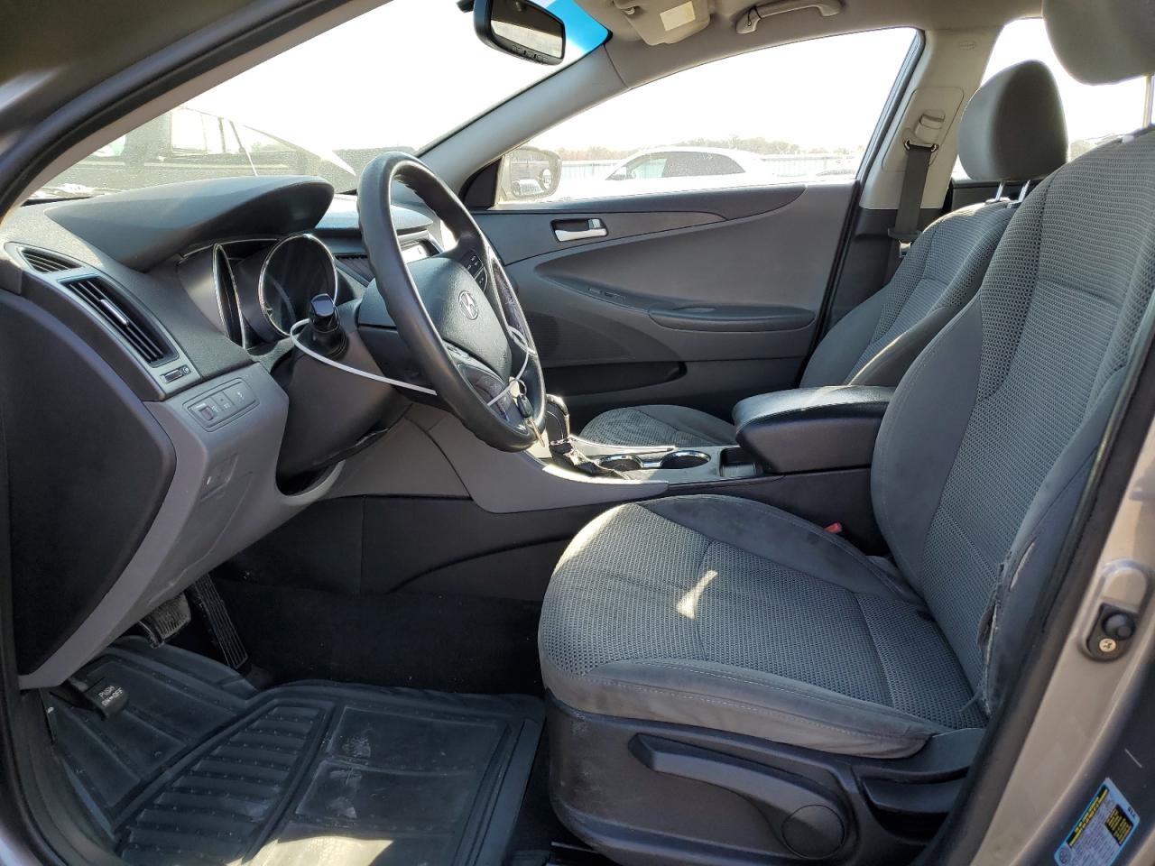 2011 Hyundai Sonata - Image 7